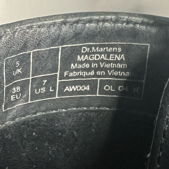 Dr. Martens Magdalena Women’s Black Leather Heeled Chelsea Boots Size 7 - Picture 2 of 9
